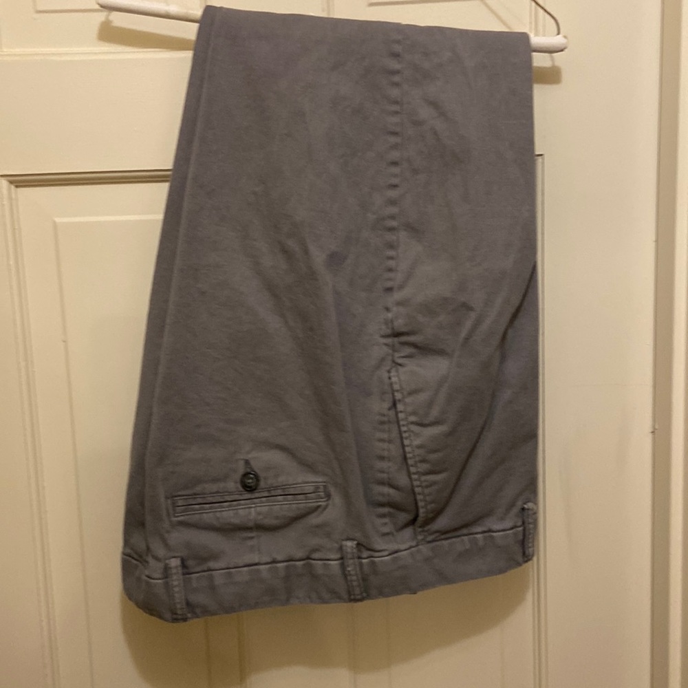 Old Navy men’s ultimate athletic cut 38x30 gray chinos